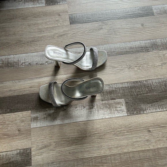 Michael kors silver heels - Picture 2 of 3